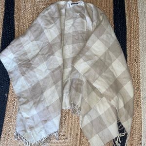 Abercrombie & Fitch Blanket Scarf/Wrap